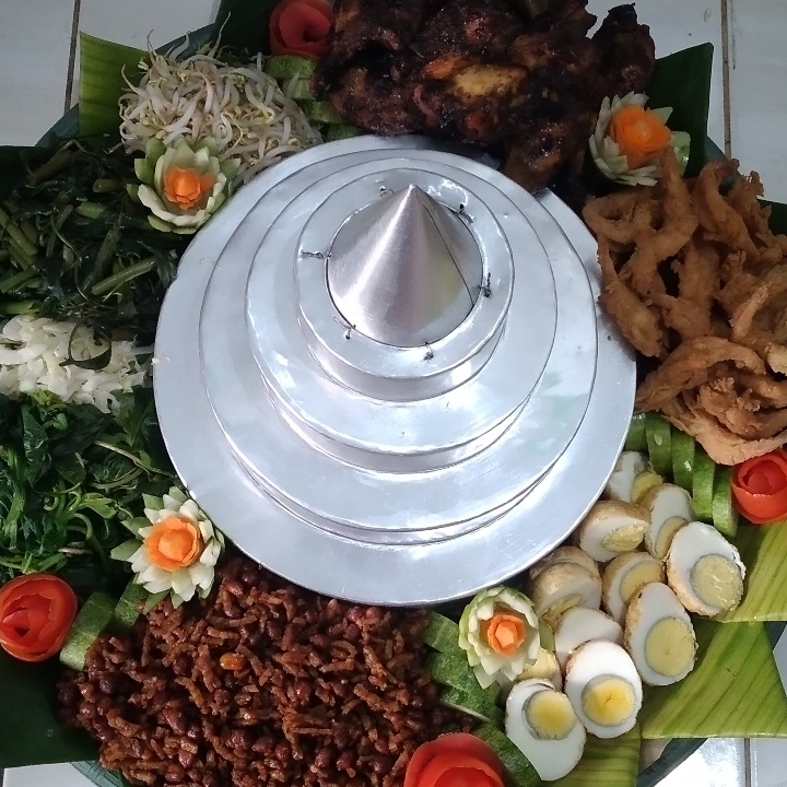 Nasi Tumpeng