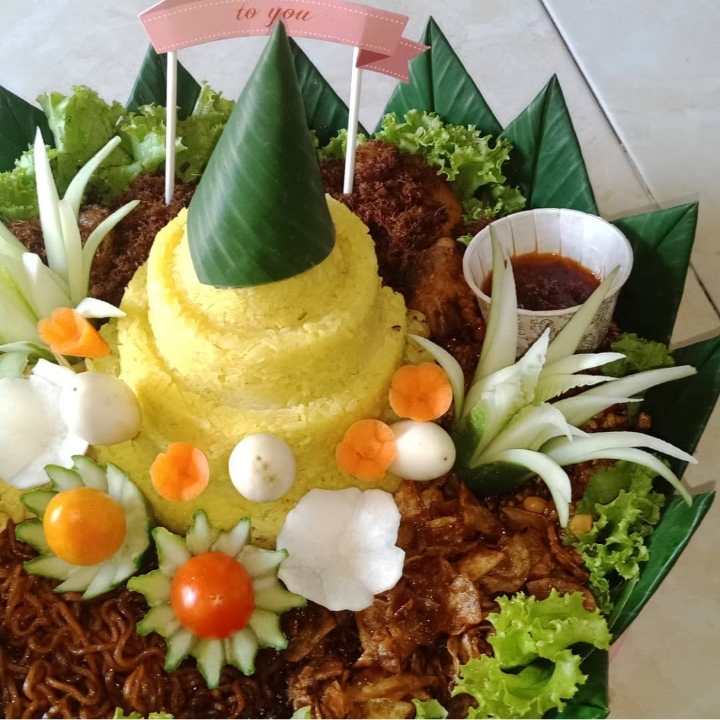 Nasi Tumpeng