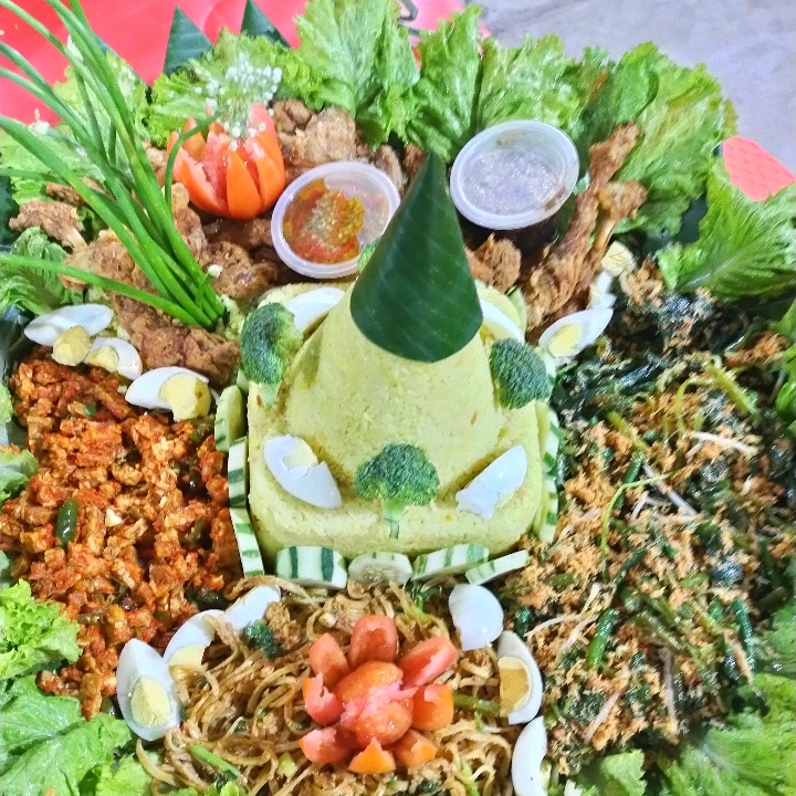 Nasi Tumpeng