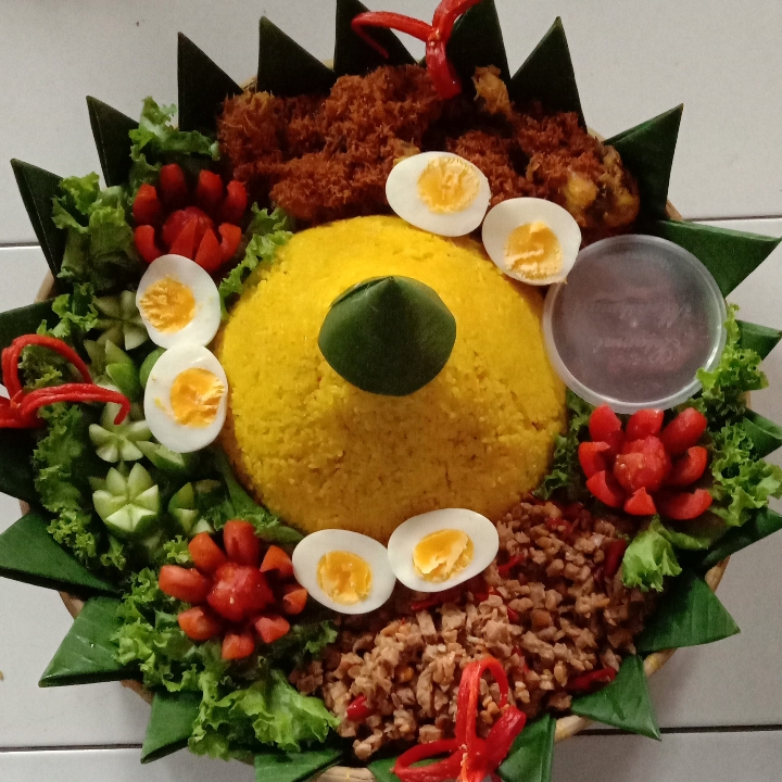 Nasi Tumpeng