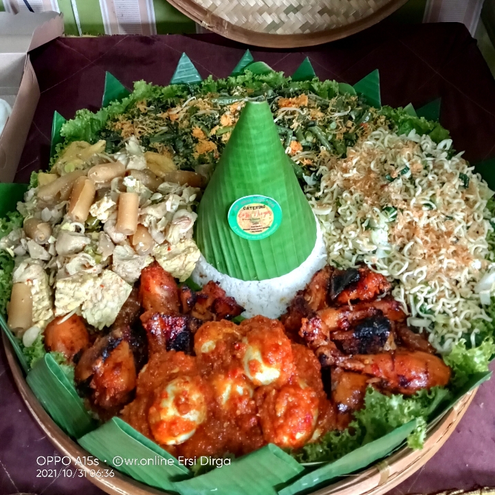 Nasi Tumpeng