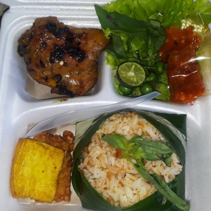 Nasi Tutug Oncom Ayam Bakar Komplit 2