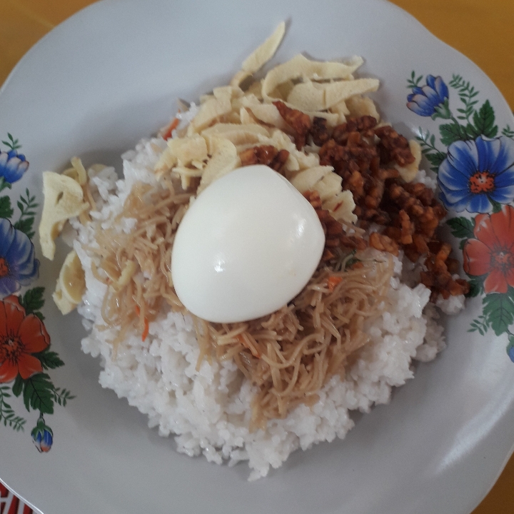 Nasi Uduk  Telor