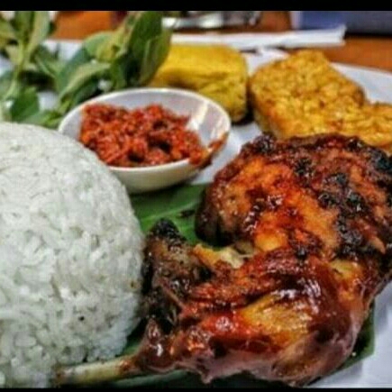 Nasi Uduk Ayam Bakar