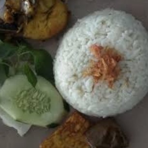 Nasi Uduk Ayam Jumbo