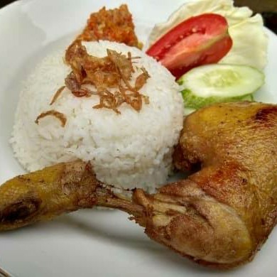 Nasi Uduk Ayam Kampung