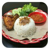 Nasi Uduk Ayam Lalapan