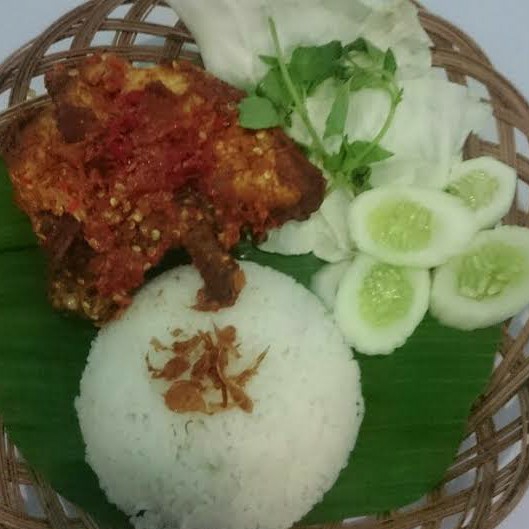 Nasi Uduk Ayam Penyet