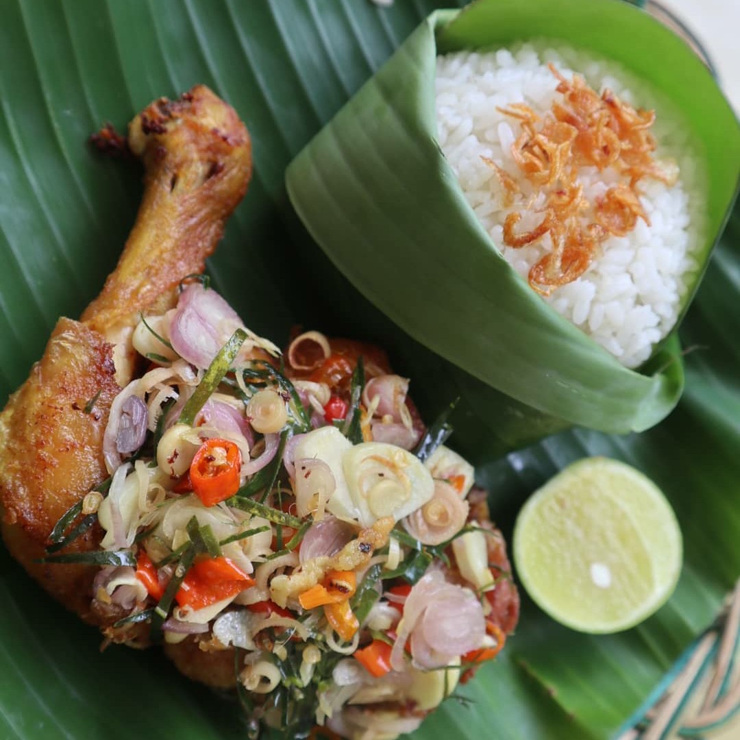 Nasi Uduk Ayam Sambal Matah