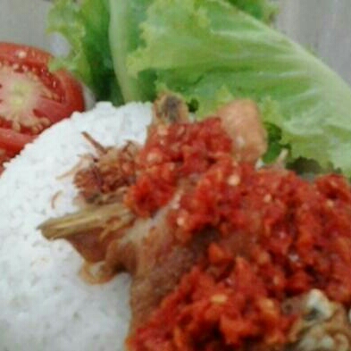 Nasi Uduk Bebek Sambal Mentah