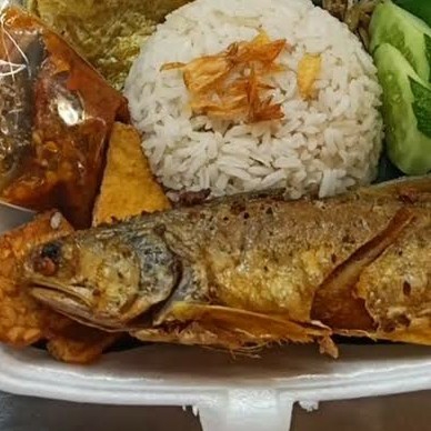 Nasi Uduk Ikan Senangin