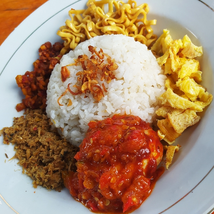 Nasi Uduk Iwak Rabuk