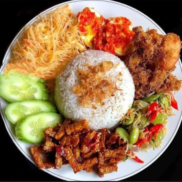 Nasi Uduk Komplit