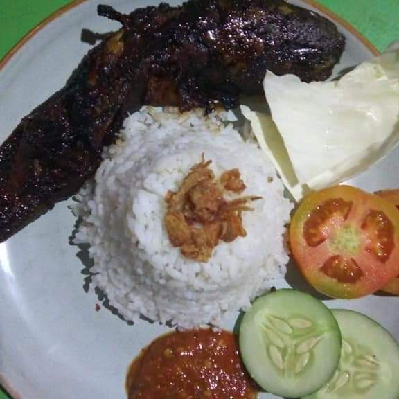 Nasi Uduk Lele Bakar