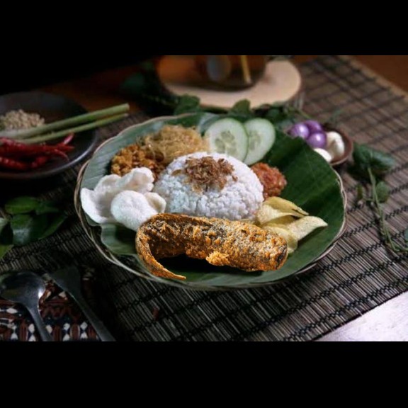 Nasi Uduk Lele Goreng