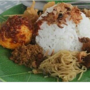 Nasi Uduk Pake Telor