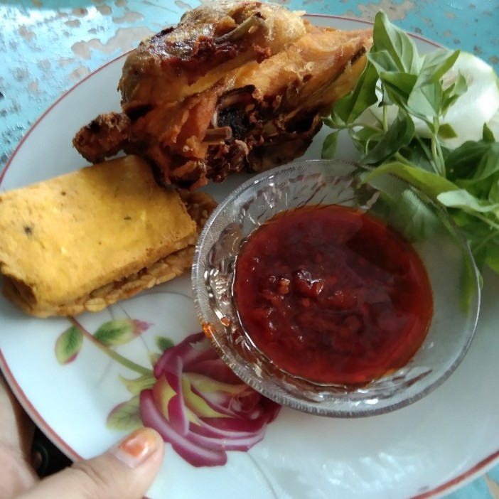 Nasi ayam Lalapan