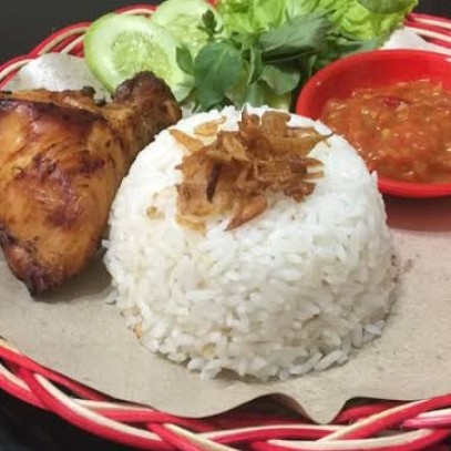 Nasi ayam Lalapan Goreng