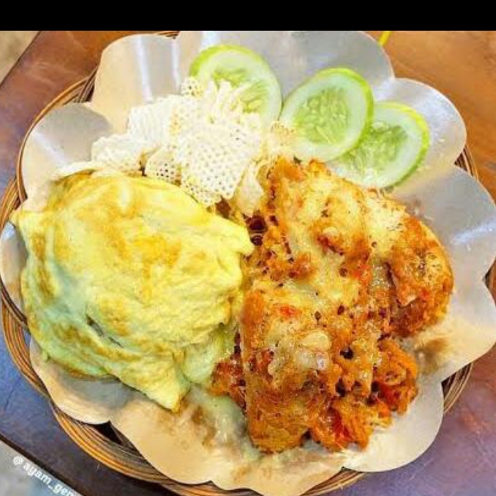 Nasi ayam geprek mozarella telur