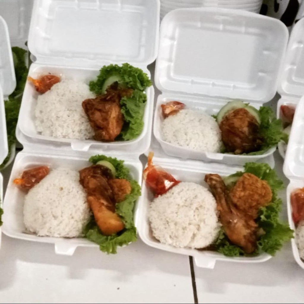 Nasi ayam goreng