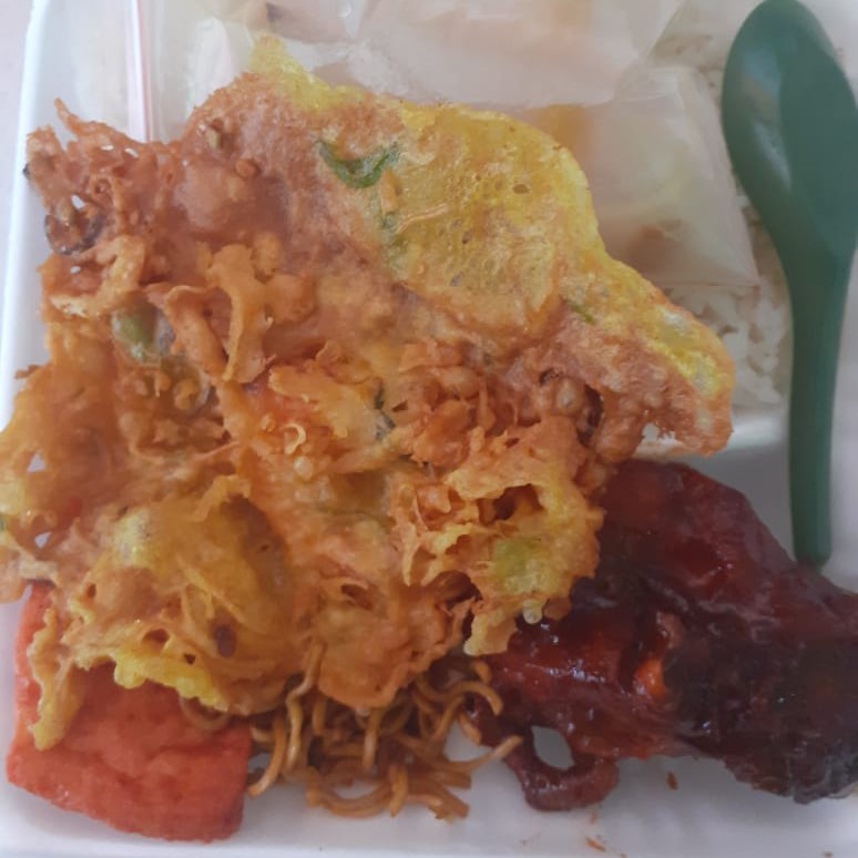 Nasi ayam kecap