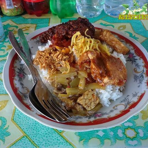 Nasi campur garingan