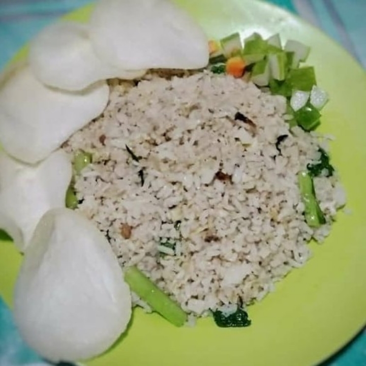 Nasi goreng ikan asin