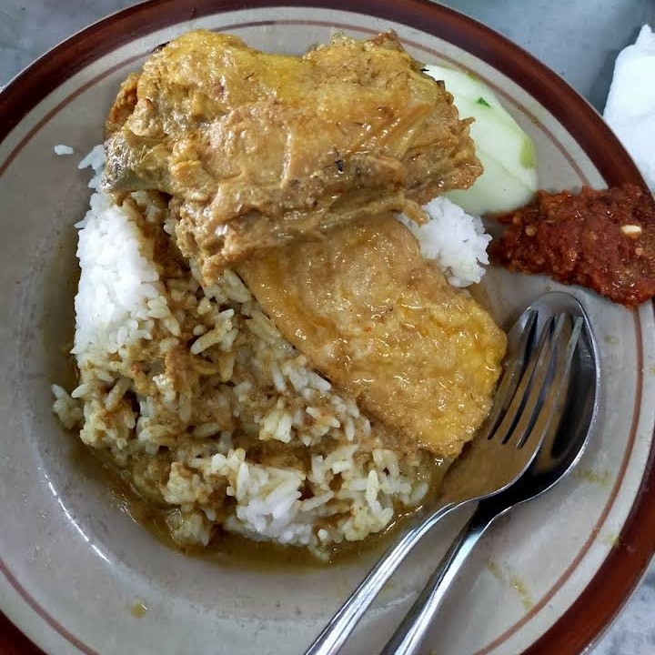 Nasi kare ayam jawa