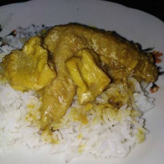 Nasi kare ayam kampung