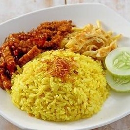 Nasi kuning ikan telur