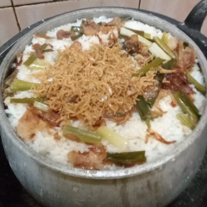 Nasi liwet tanpa lauk dan sayur