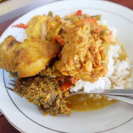 Nasi lodeh lauk ayam