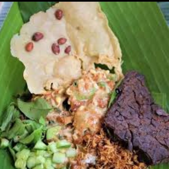 Nasi pecel empal