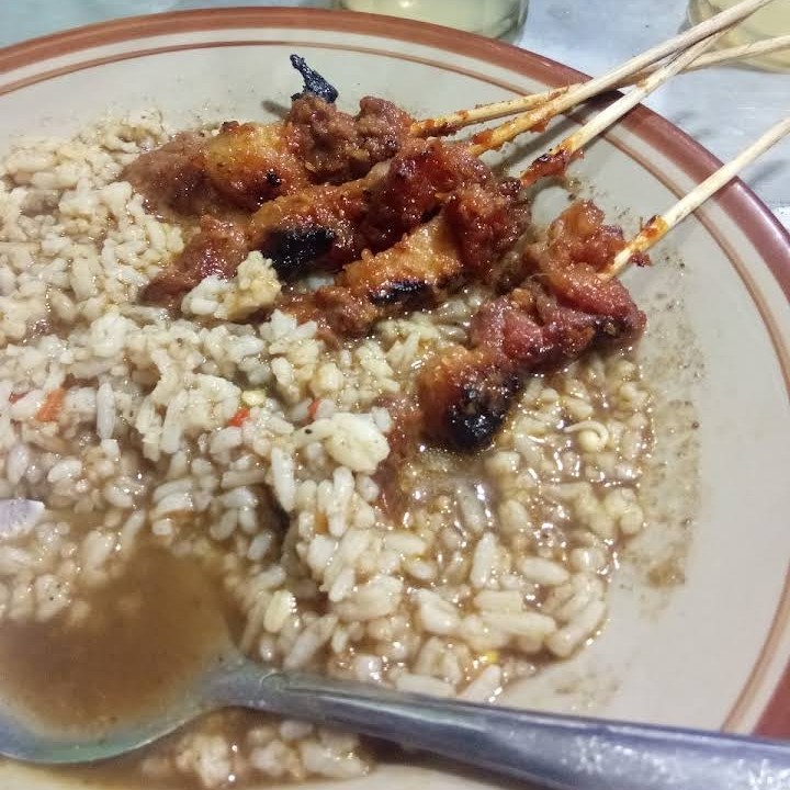 Nasi rawon sate kampret