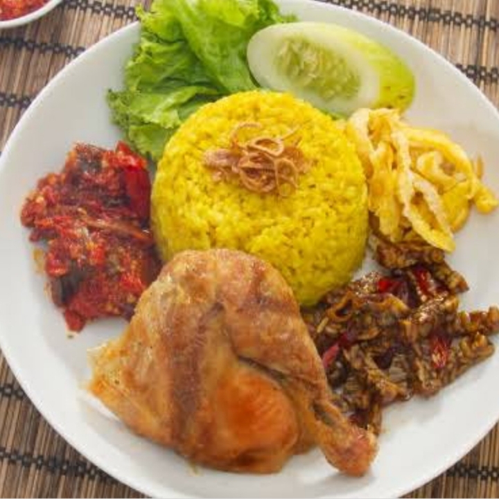 Nasi uduk Ayam