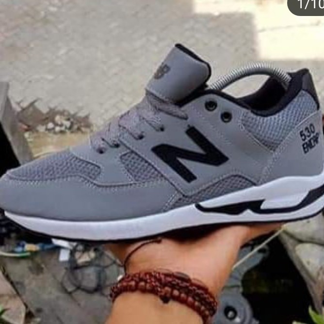 New Balance Abu-abu List Hitam