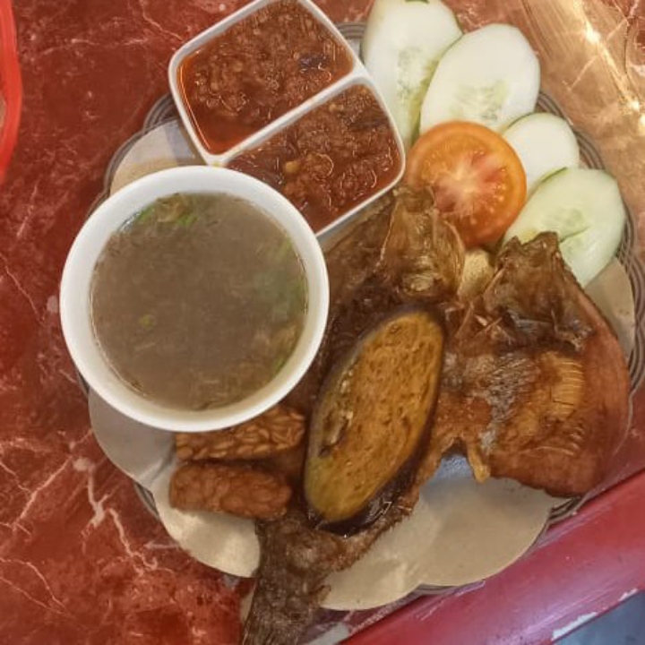 Nila Goreng Dengan Nasi