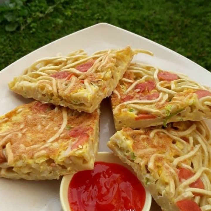 Omlet Mie Telor Sosis