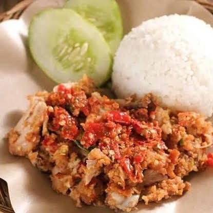 PAKET AYAM GEPREK DAN NASI