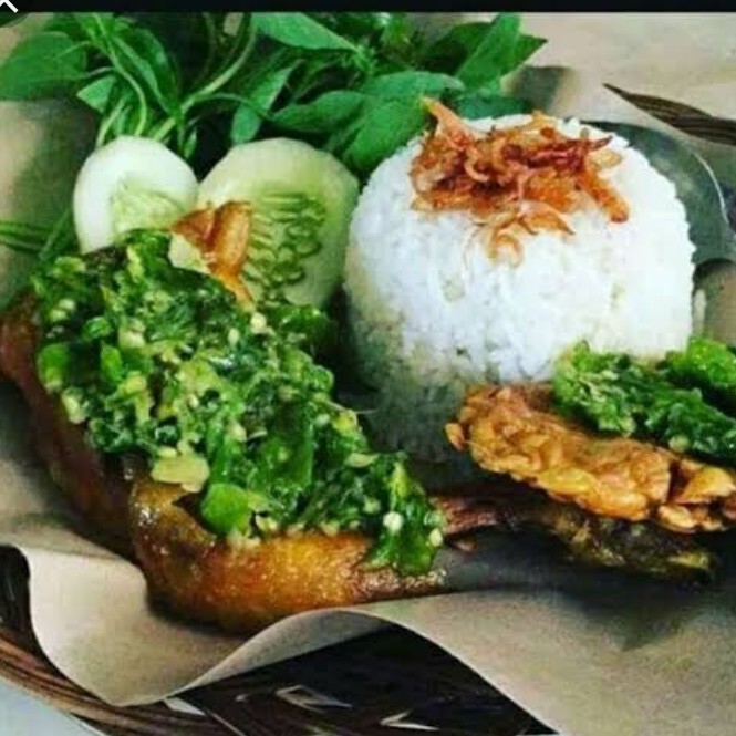 PAKET AYAM PENYET iJO