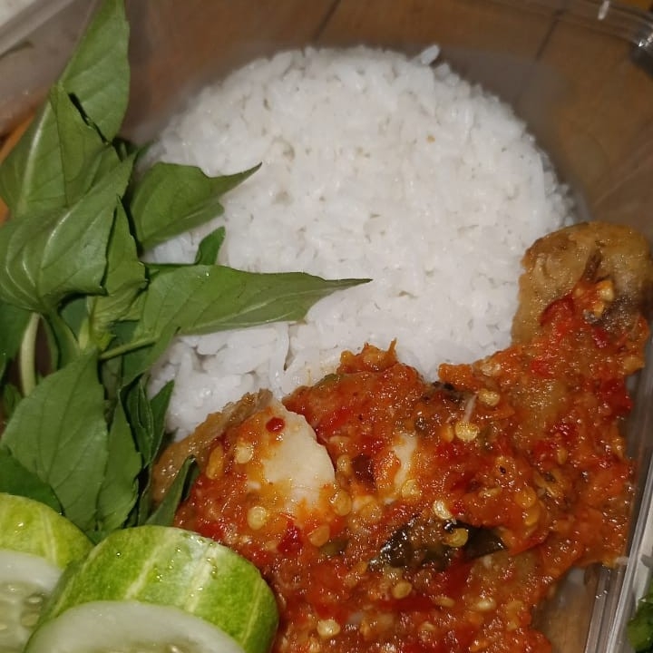 PAKET NASI AYAM