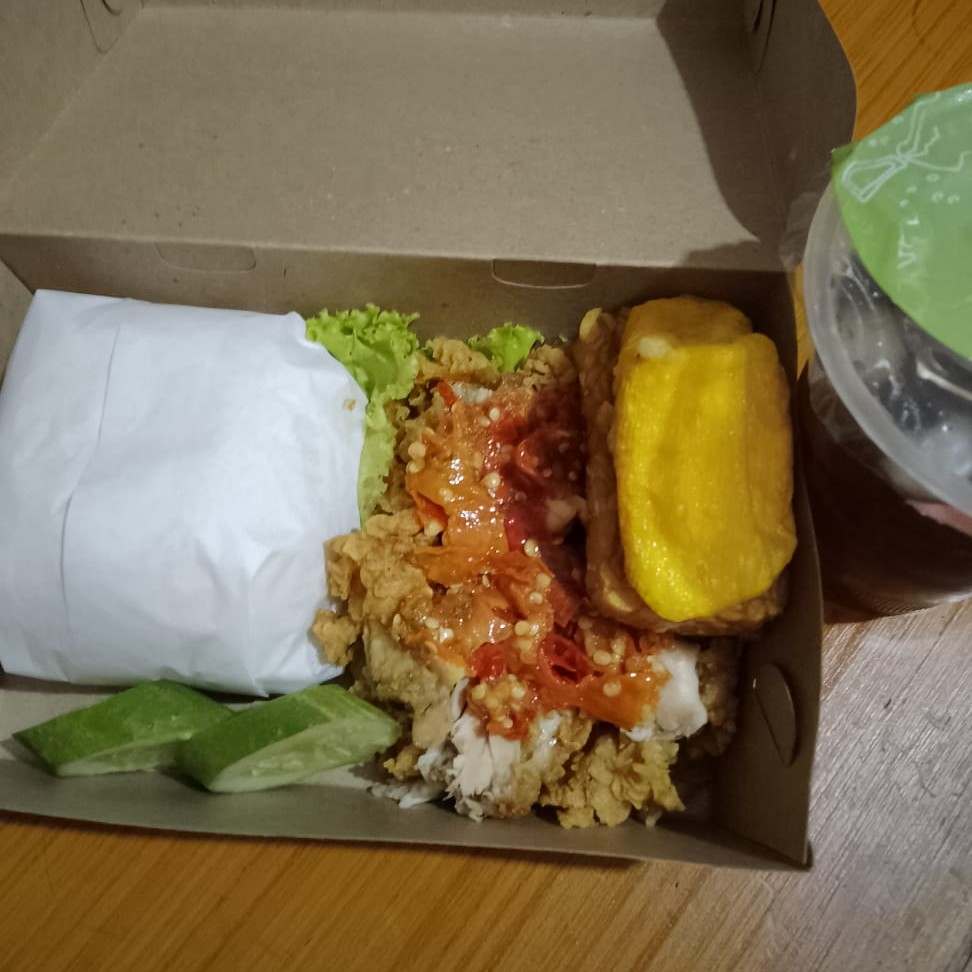 PAKET NASI GEPREK KOMPLIT