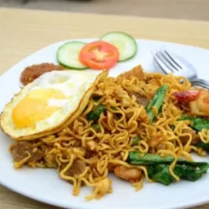 PAKET WARMINDO GORENG BUMBU RACIK TELUR SOSIS ES TEH TEH HANGAT