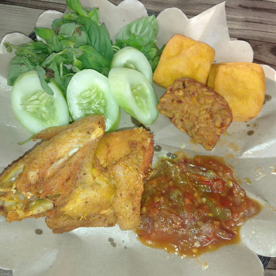 PECEL AYAM