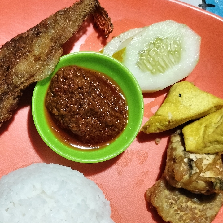 PECEL Lele