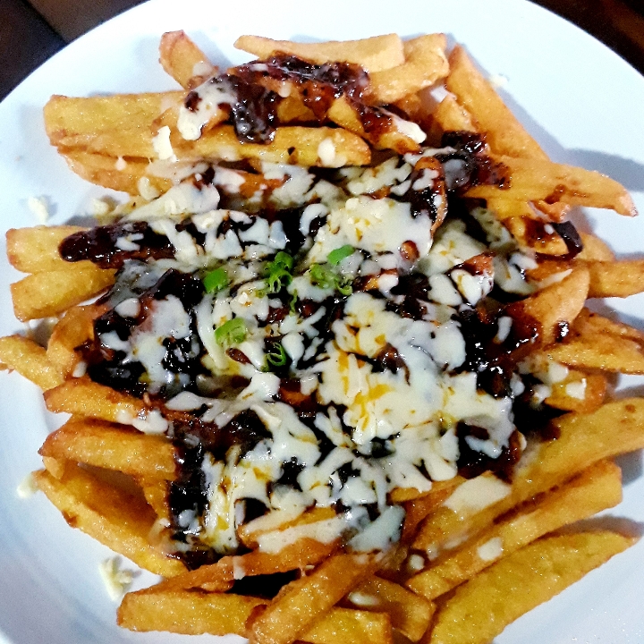 POUTINE KENTANG GORENG KEJU