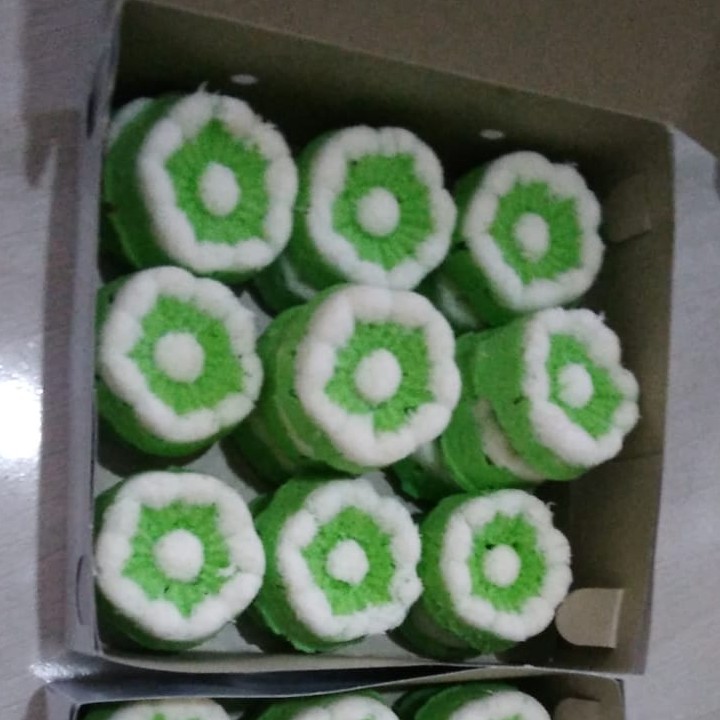 PUTU AYU