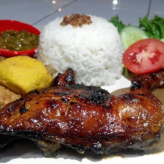 Paket Ayam Bakar Pedas Geprek Komplit