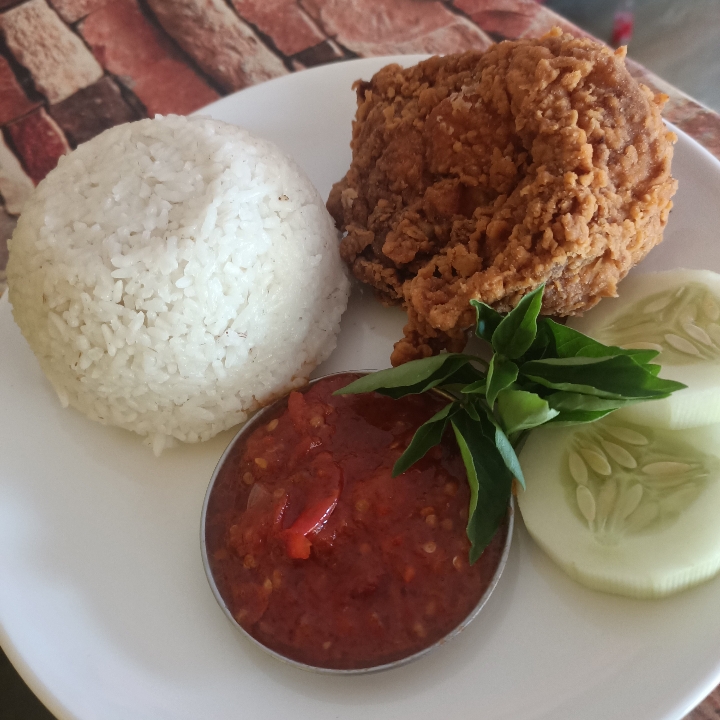 Paket Ayam Crispy Sambel Terasi Dada Atau Paha Atas Pakai Nasi