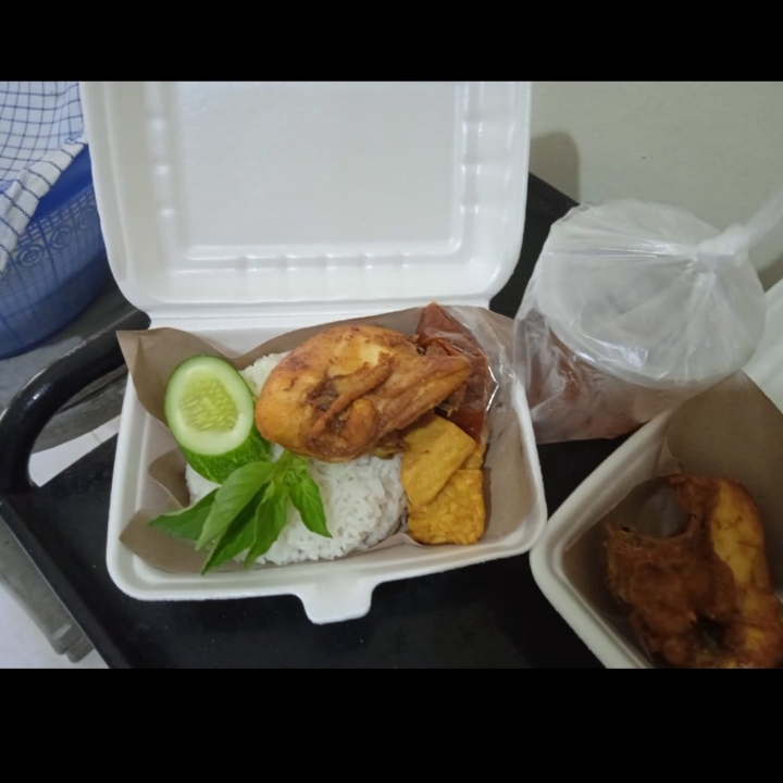 Paket Ayam Dada Es Teh